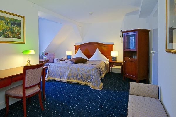 KurparkHotel (Rostock)